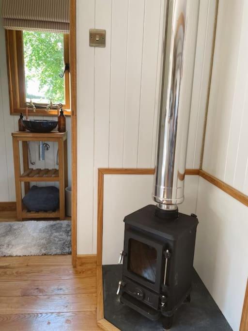 The Hereford Hut, Charming 1 Bedroom Shepherds Hut Callow 외부 사진
