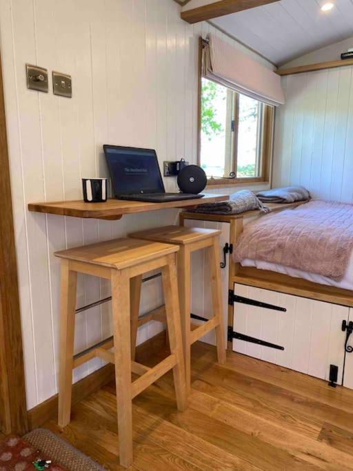 The Hereford Hut, Charming 1 Bedroom Shepherds Hut Callow 외부 사진
