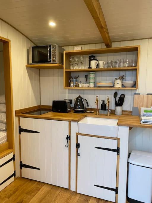 The Hereford Hut, Charming 1 Bedroom Shepherds Hut Callow 외부 사진