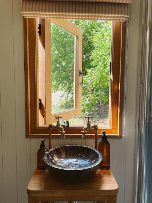 The Hereford Hut, Charming 1 Bedroom Shepherds Hut Callow 외부 사진
